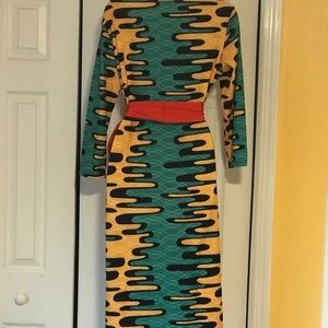 Color block body con dress with belt